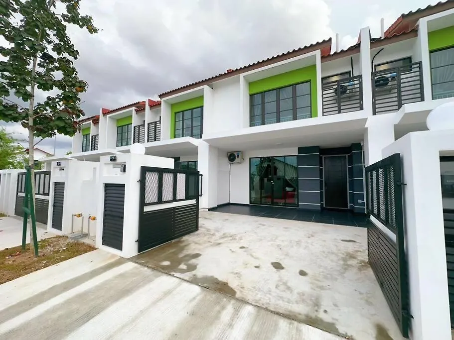 Holiday home A17 Tebing Dato Onn 7 Johor Bahru